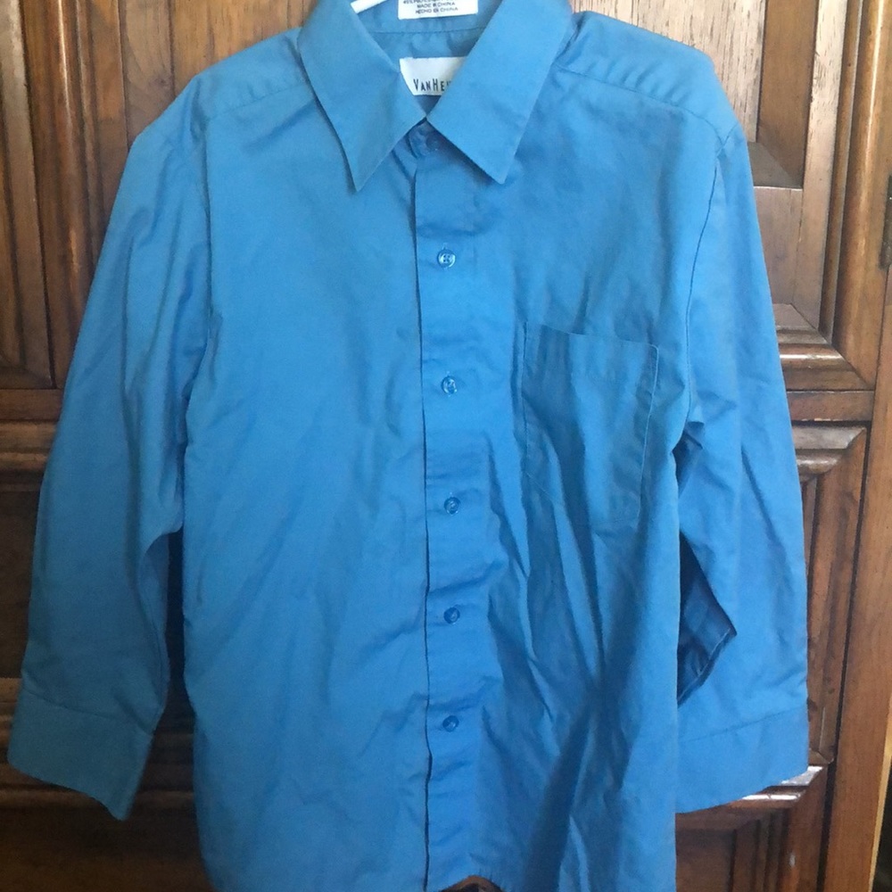 Van Heusen blue button up shirt